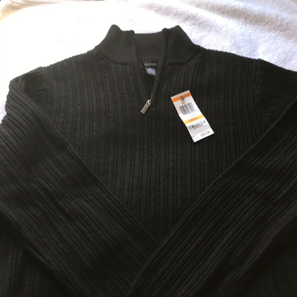 Black men’s ALFANI size small sweater, NWT